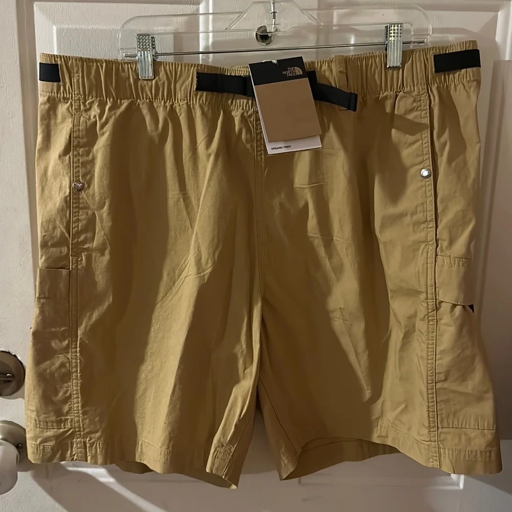 The North Face Men’s Ripstop Easy Cargo Shorts: TAN: NWT: SZ XXL